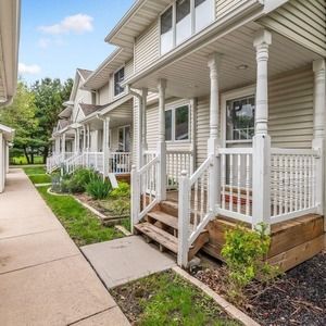 Meet your Posher, April